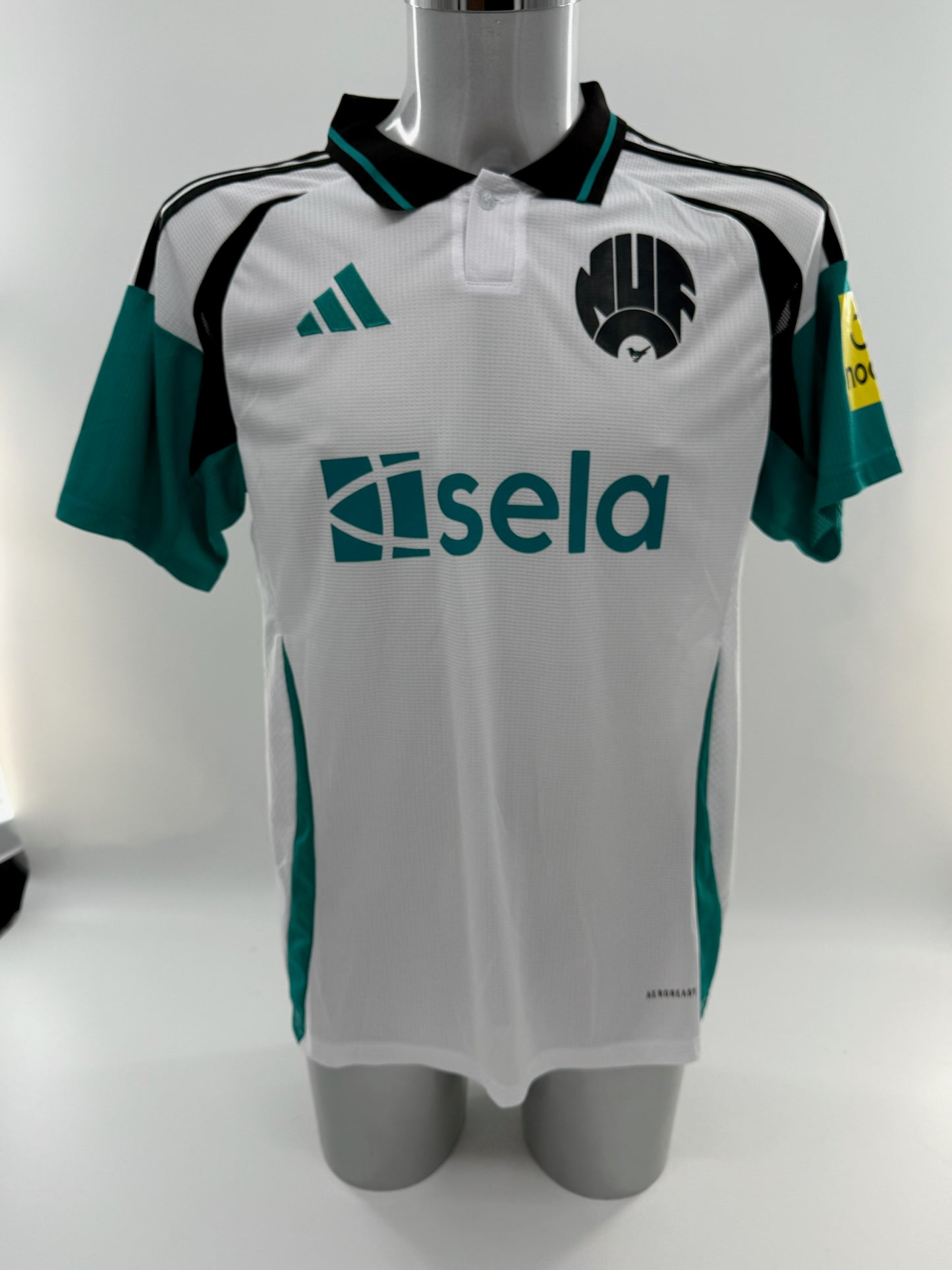 Joelinton Signed Newcastle United Shirt