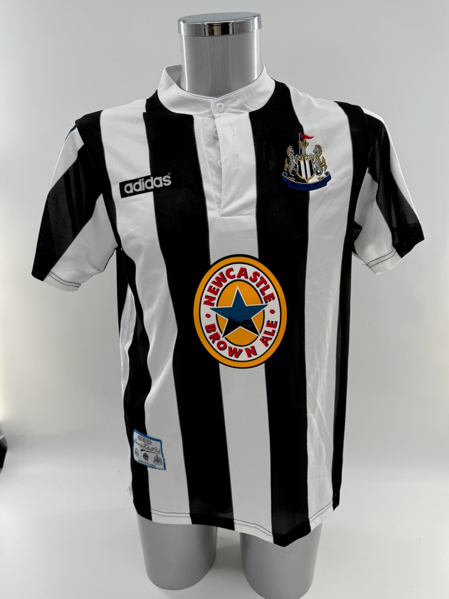 David Ginola Signed Newcastle United Shirt