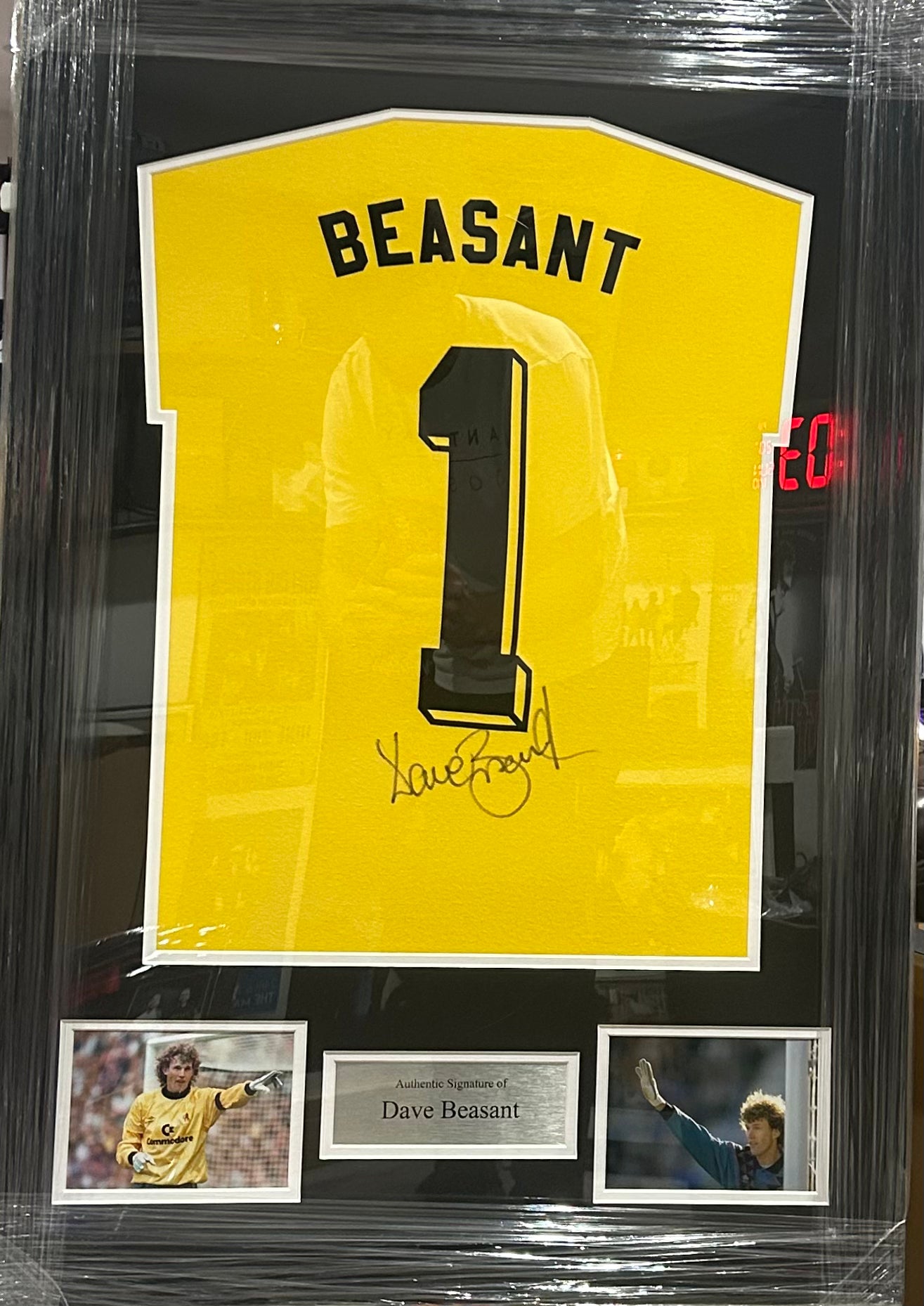 Dave Beasant Signed Goalkeeper Shirt Framed