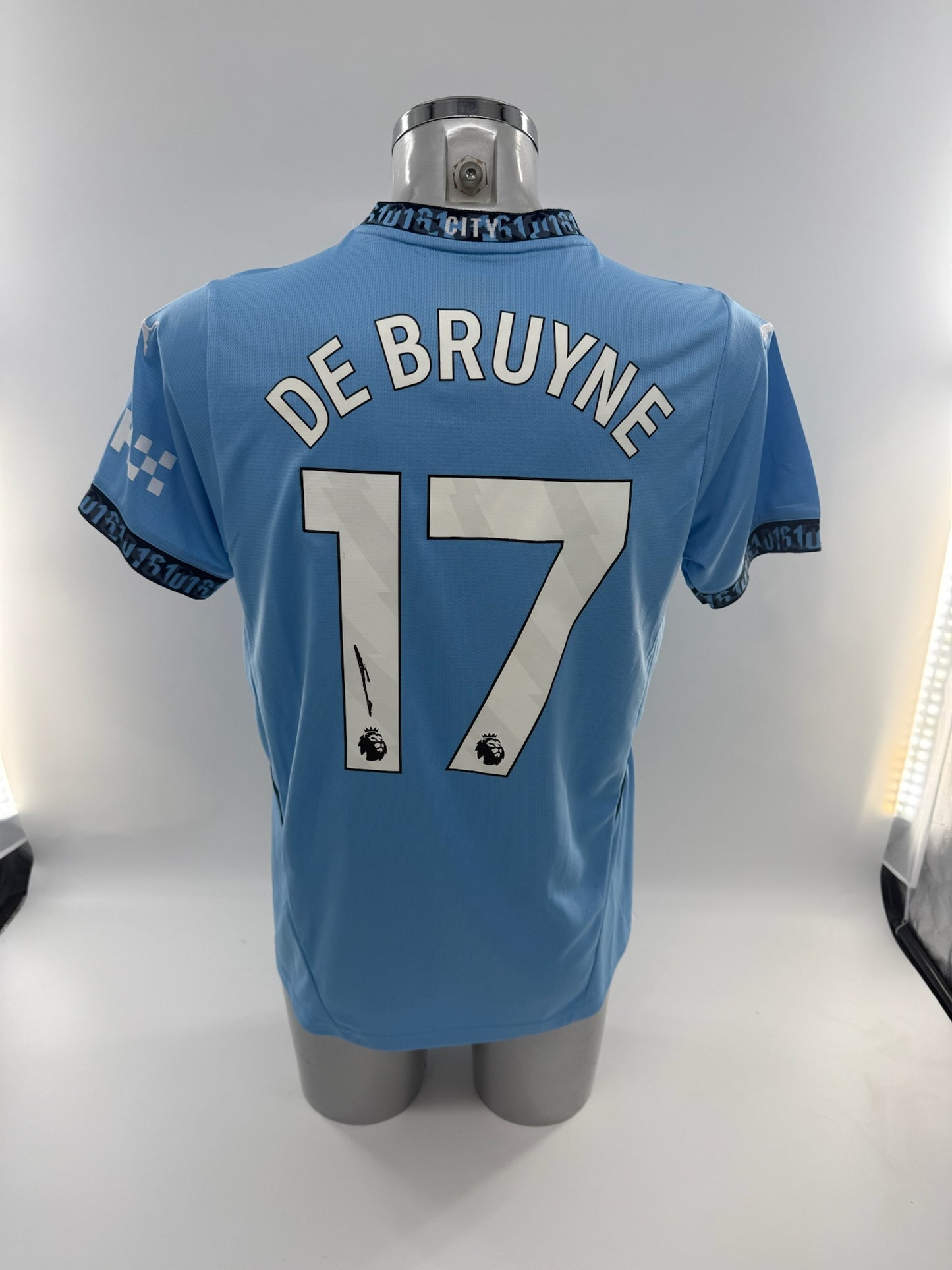 Kevin De Bruyne Signed Manchester City Shirt